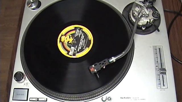 Mikey Dread Break Down The Walls Rare Super Long Alternate Ext. Play 12" Rare Cut смотреть онлайн