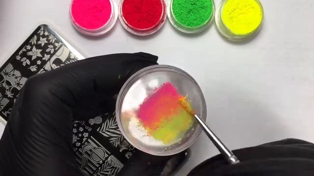 Стемпинг и градиент пигментами