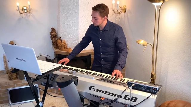 Bruce Springsteen - Streets of Philadelphia Cover by Robby Müller смотреть онлайн