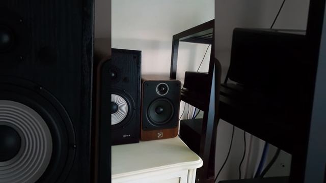 Q Acoustics 2020i & Yamaha Amplifier RX-E410 смотреть онлайн