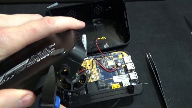 Улучшаем прием WiFi сигнала (установка внешней wifi антенны) Android TV Box Beelink R89 смотреть онлайн
