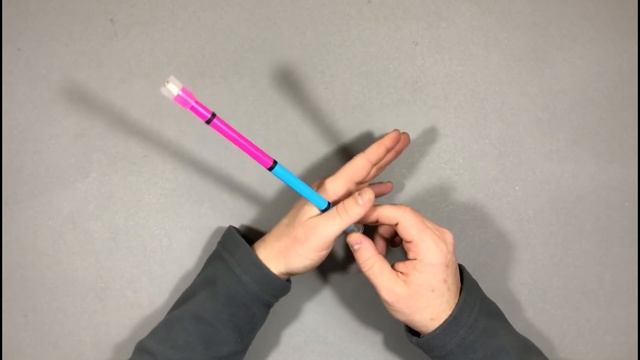 Для левшей: Double ThumbAround (TA) Reverse – Обучение Pen Spinning Трюку смотреть онлайн