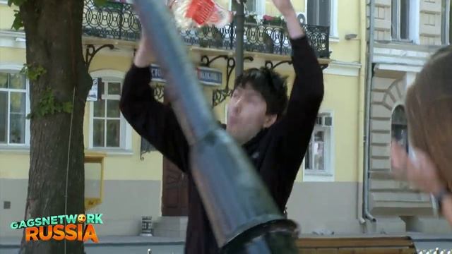 Подержите столб!