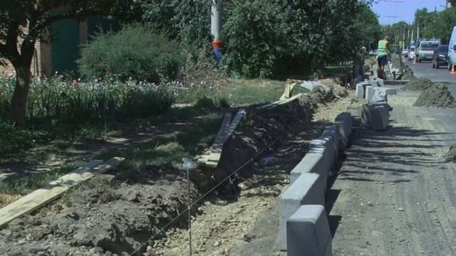 В Армавире начался ремонт дороги по улице Тургенева смотреть онлайн