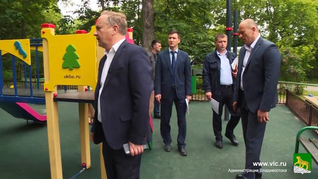 Олег Гуменюк оценил ремонты во дворах смотреть онлайн