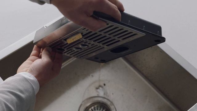 The Barista Express® | How to perform a cleaning cycle on your espresso machine | Breville USA смотреть онлайн