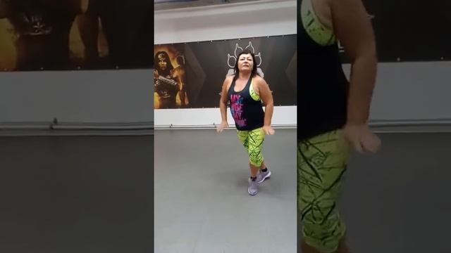 Зажигательная и веселая зумба смотреть онлайн