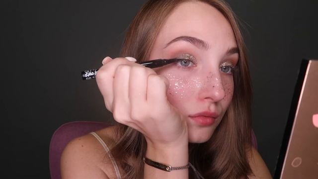 МАКИЯЖ С ГЛИТТЕРОМ // Зеленые Блестки смотреть онлайн