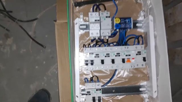 Монтаж квартирных щитов серия 2 смотреть онлайн