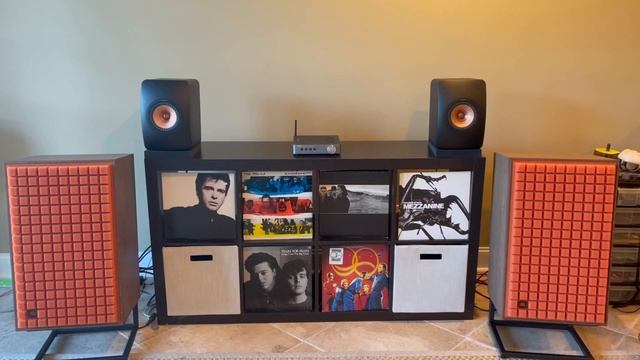 Kef LS50 Meta powered by tiny Yamaha WXA-50 Streamer/ 55 Watt Class D Amp смотреть онлайн