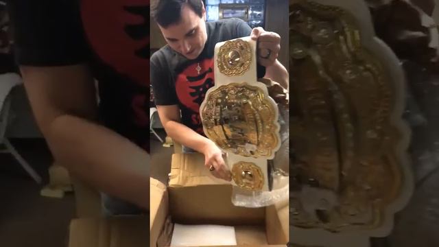 Commodore Jonathan Miller unboxing the belt of his dreams featuring Katie смотреть онлайн