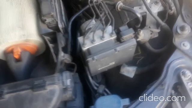 Замена воздушного фильтра на Mercedes w203 c180 смотреть онлайн