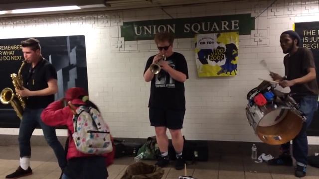 Sax, Trumpet, Drums in Union Square NYC Subway Station смотреть онлайн