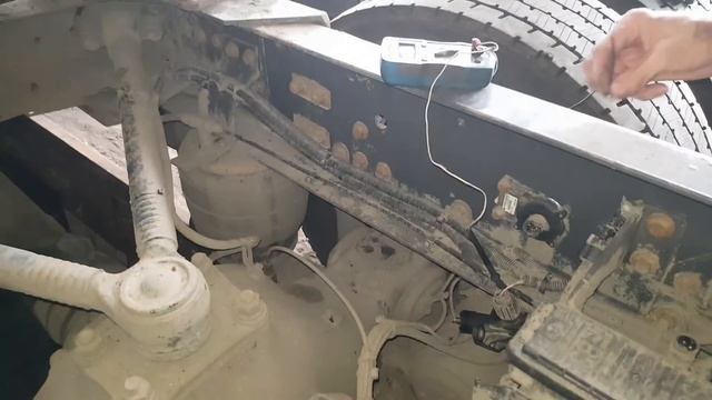 VOLVO FH 12 проверяем проводку на уровень пола смотреть онлайн