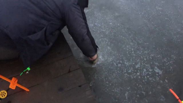 Первая поимка со льда на ВИП водоёме от Алексея !!! смотреть онлайн