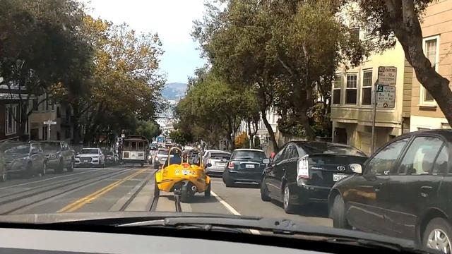 San Francisco , Golden bridge, холодный тихий океан, электрокары на зарядке ) смотреть онлайн