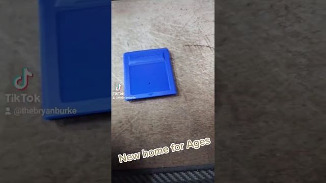 Restoring Zelda Game Boy Color Cartridge Cases! смотреть онлайн