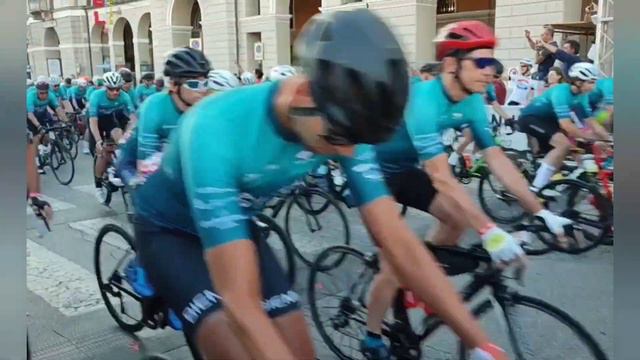 34^ edizione della Fausto Coppi, le partenze смотреть онлайн