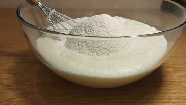 Оладьи заварные с маком и изюмом.