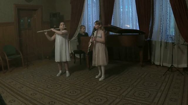Лиза+Лиза 🎵🎵🎵 смотреть онлайн