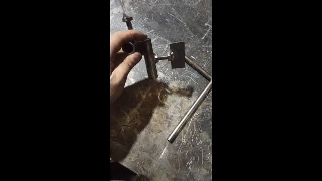 Штатив для телефона из обрезков металла в мастерскую своими руками. DIY. смотреть онлайн