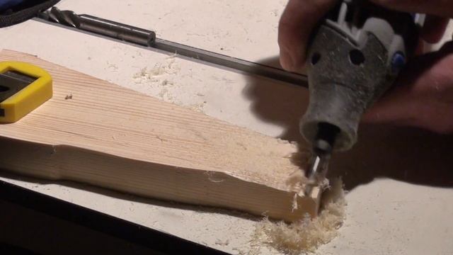 DREMEL4000,Тест фрезы по металлу производства СССР-на дереве. смотреть онлайн