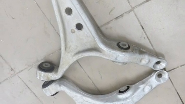 Рычаг левый правый передний Мерседес Мл ГЛ 166 Mercedes X166 W166 ML GL A1663300107, A1663300207