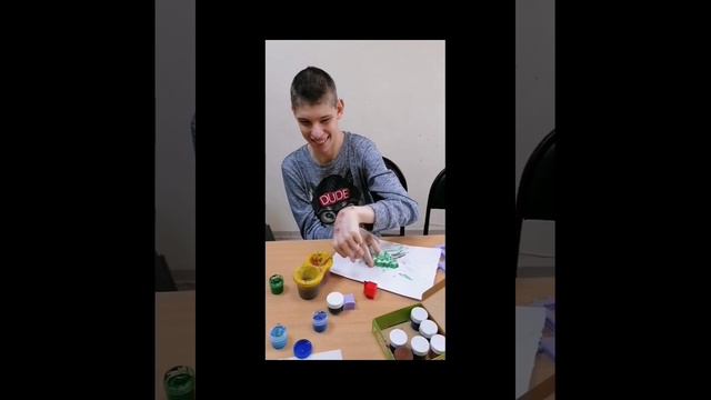 Творческие занятия с молодыми инвалидами. ГБССУ СО ГПВИ "Волгоградский ПНИ" смотреть онлайн