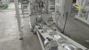 Упаковочное оборудование Макиз 055-41. Металлизированный пакет-подушка