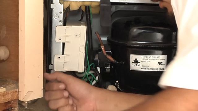 Frigidaire Refrigerator Repair - Not Cooling - Start Device смотреть онлайн