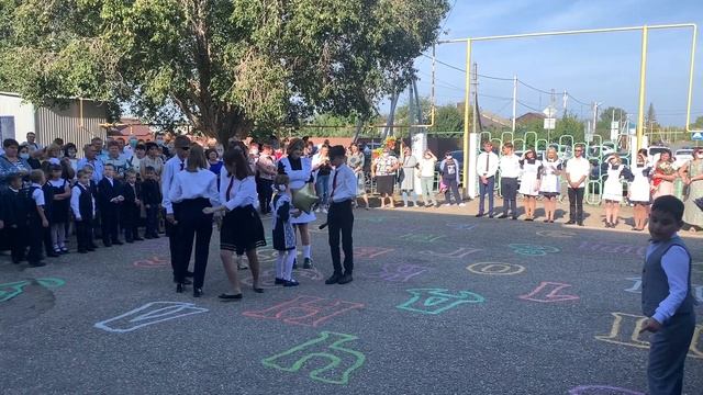 Моё 1 сентября! 11 класс! Первое сентября//Школьная линейка/ Вальс смотреть онлайн