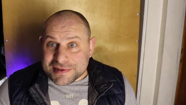 Почему 40 летние мужчины бросают свои семьи и уходят к молодым любовницам . смотреть онлайн