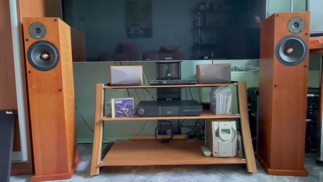 ProAc response D15 + Naim nait XS смотреть онлайн