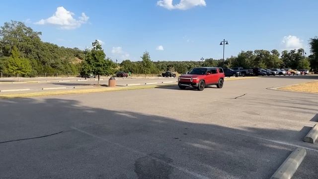 Is the Rivian R1S the BEST SUV EVER? | Rivian R1S Review смотреть онлайн