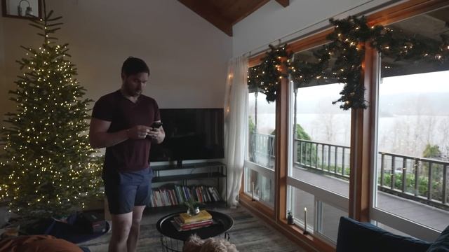 Starting the New Year Alone смотреть онлайн