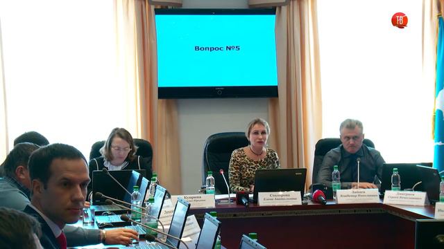 17.11.2017 Елена Столярова покидает пост председателя Южно-Сахалинской городской думы смотреть онлайн