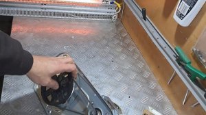 Хлебопечка GORENJE BM900AL  разборка и замена втулки вала привода.