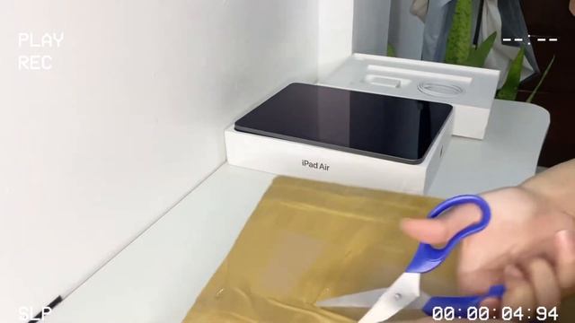 iPad Air 4 2020 Space Gray + Accessories || My First Unboxing Video смотреть онлайн