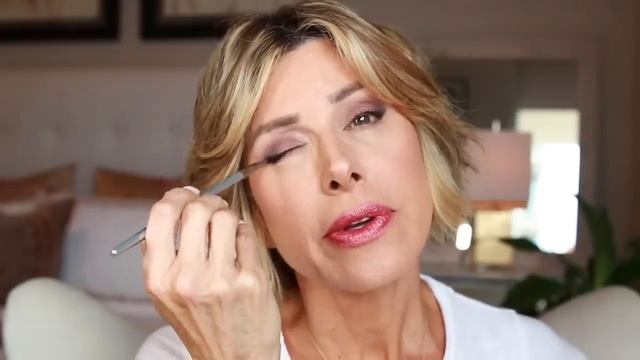 How and Where to Use Your Makeup Brushes | Dominique Sachse смотреть онлайн