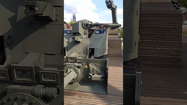 Беспилотный комплекс Уран-14 с рукой манипулятором смотреть онлайн