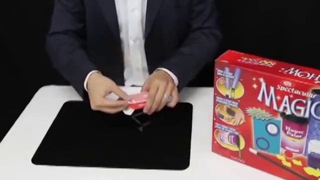 Spectacular Magic Show 100 Trick Set (0C470)