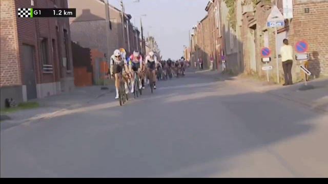 Tim Merlier Wins | 2021 Le Samyn | Sprint | Broken handlebar ... MVDP 37th смотреть онлайн
