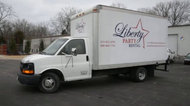 2003 Chevrolet Express G3500 14' Box Truck with 6.0L V8 Engine - Lot 1372 - Starting and Running смотреть онлайн