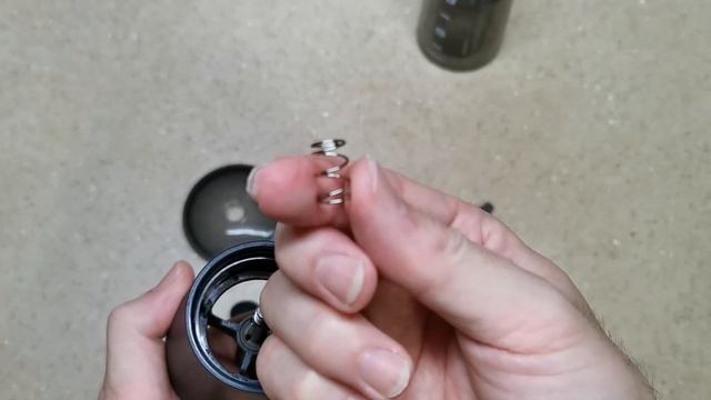 Hario Ceramic Coffee Mill Mini Slim Plus Grinder смотреть онлайн