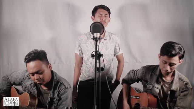 Sandy Sandoro - Malam Biru (cover by Gilang TJ, Junno, & Dennis) смотреть онлайн