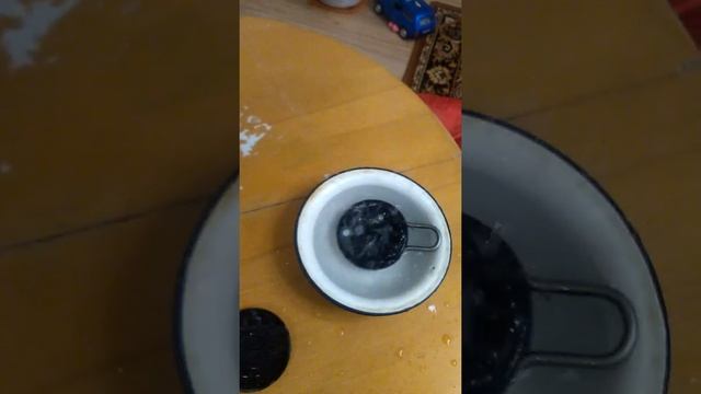 Проверяем колонку JBL CLIP 3 на водонепроницаемость смотреть онлайн