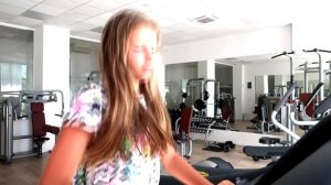 Ира не хочет УБИРАТЬ постель