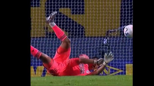 LEO DIAZ, DE ATAJAR EN LA VILLA A SER FIGURA DEL SUPERCLASICO! смотреть онлайн