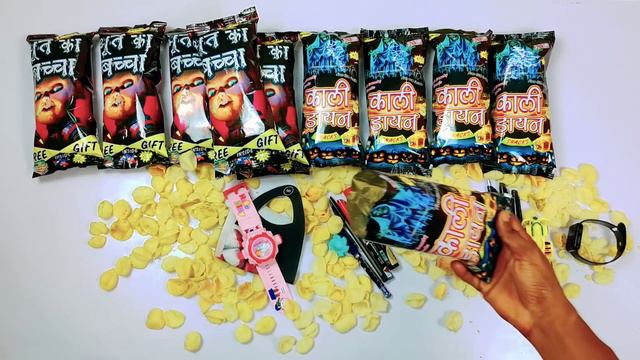 Latest collection of snacks with free gifts inside unboxing 😱 itne sare gifts nikal gaye😍Moj ho gai смотреть онлайн