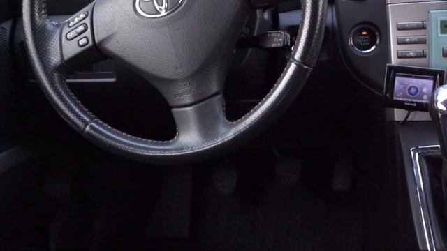 Toyota Corolla Verso 2.2 D-CAT Executive 177 PS смотреть онлайн